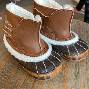 IZOD baby boots